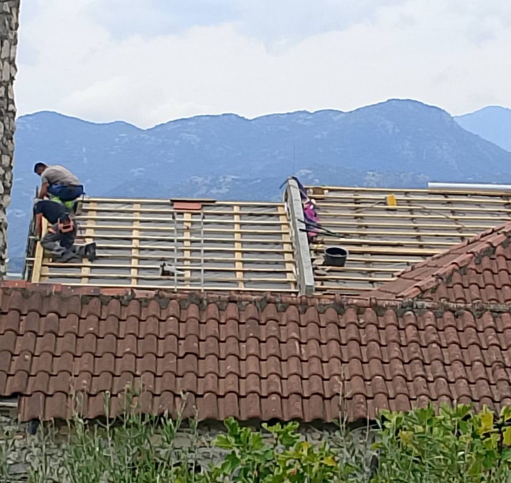 obnova manastira kom
