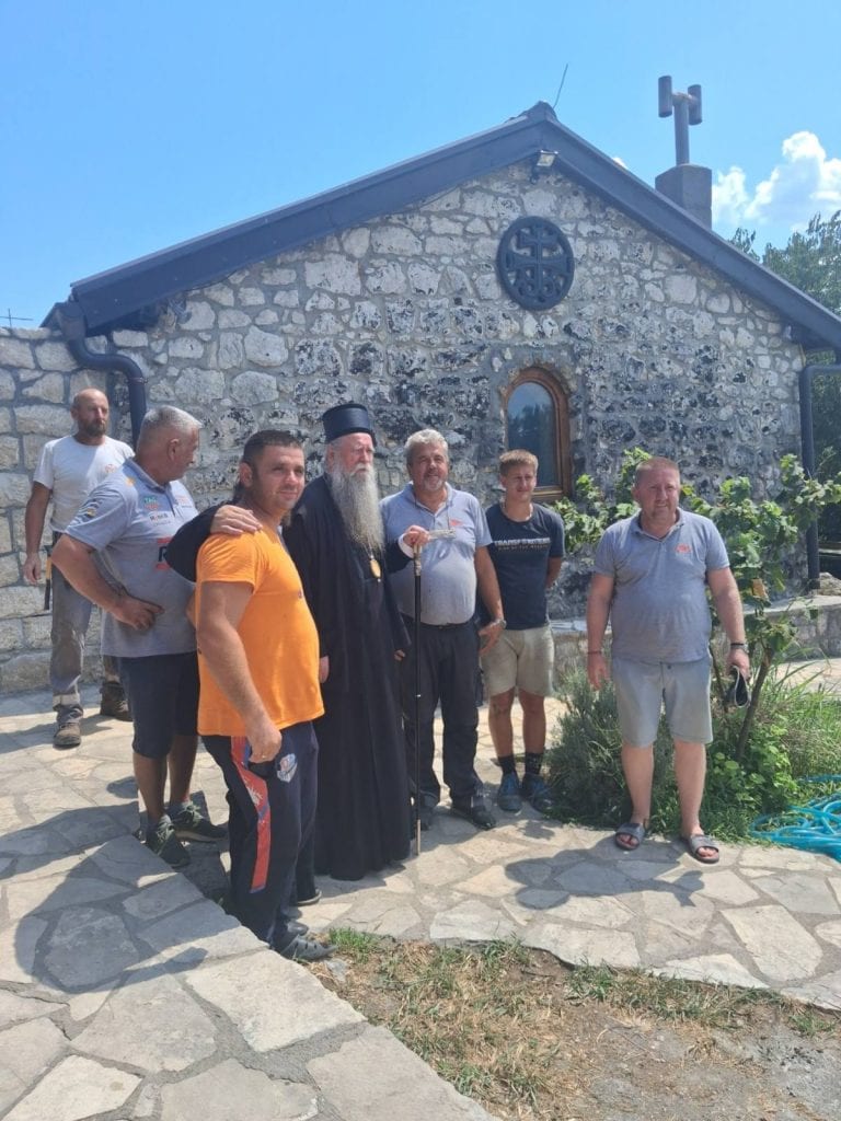 obnova manastira kom